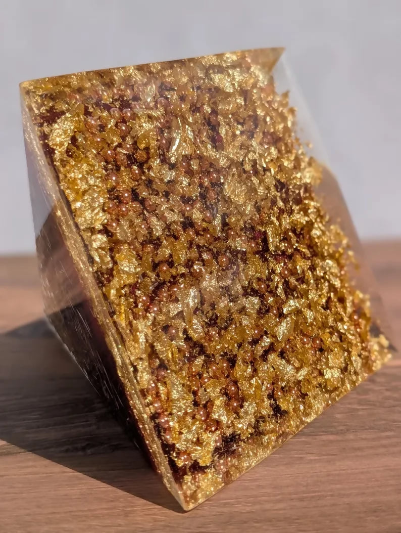 Orgonite Pyramid – Quartz, Selenite & Copper