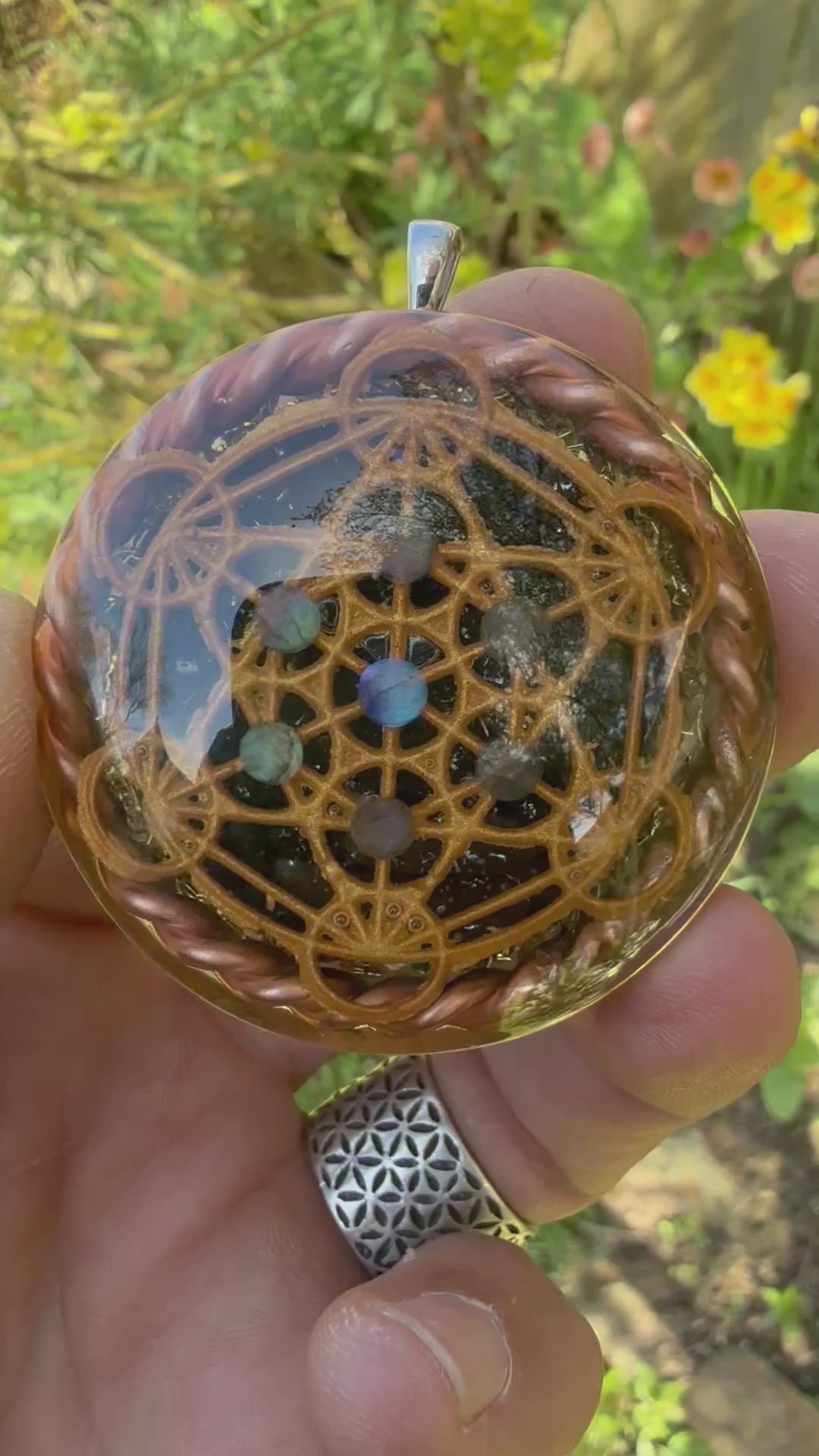 Short video of the Metatron’s Cube Orgonite Pendant by Orgone Solutions